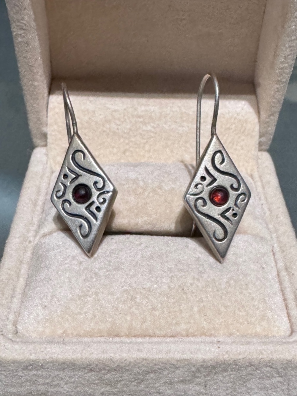 ❤️ .925 Sterling Silver Garnet Cabochon Artisan Earrings | Vintage Boho Luxe ✨